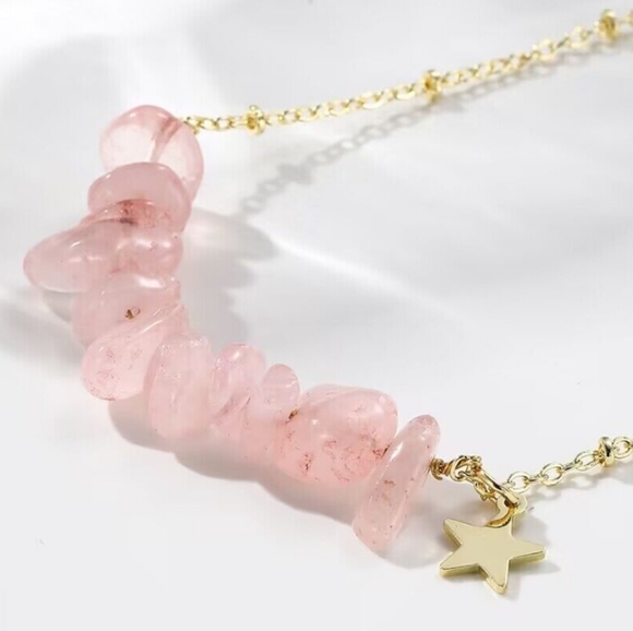 NEW! Beautiful Pink Rose Quartz Chips Gold Necklace - Picture 3 of 3
